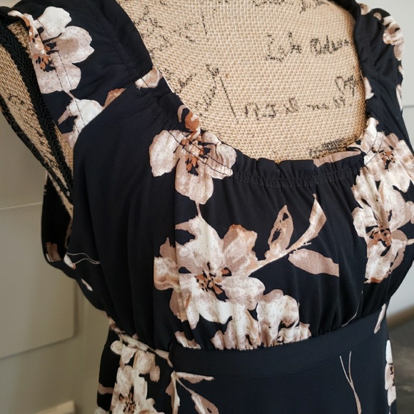 Axcess dress sundress black tan floral empire waist gathered neck Size Large - Picture 3 of 6